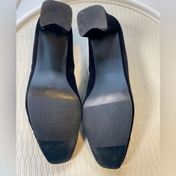 Vintage Statutes Women’s Black Velvet Pumps Accent Strap Gold Accent - Size 10 - Picture 8 of 8